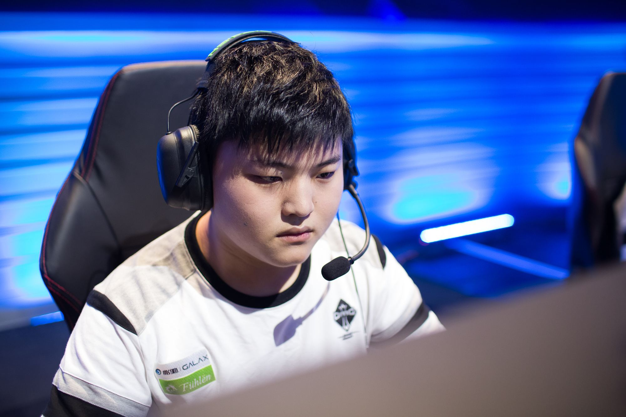 库里和詹姆斯史诗级联手！美媒晒勇士湖人交易细节，其他球队作何反击