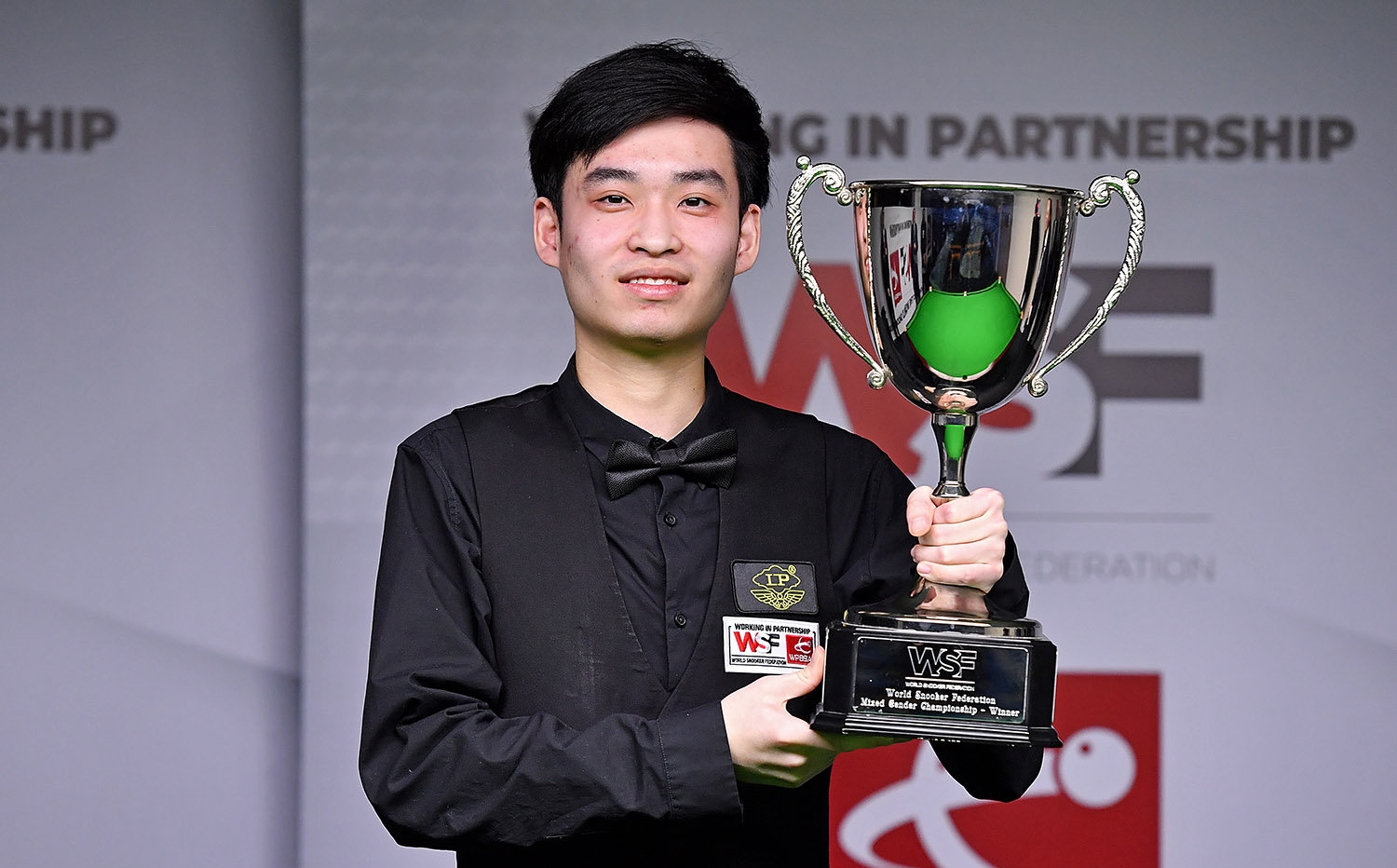 份难得的荣 份难得的荣