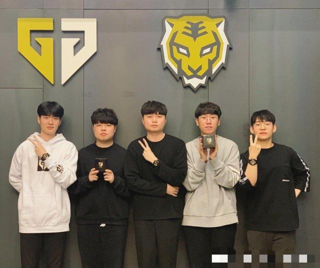 会挤压轮换 会挤压轮换