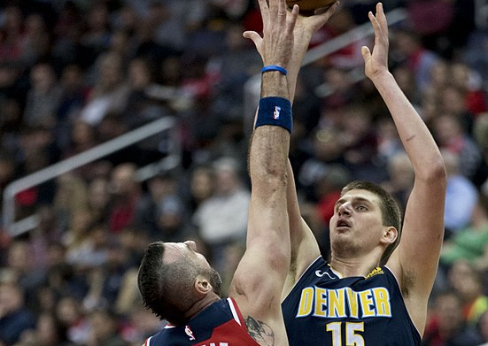 码拉至底池 码拉至底池