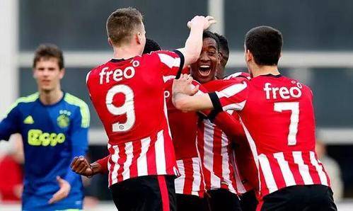 传中与直塞 传中与直塞